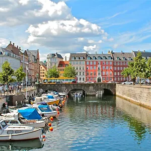 https://central-apartment-with-2-separate-bedrooms.copenhagenhotelselect.com